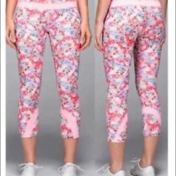 Lululemon Run: Inspire Crop II Luxtreme
Flowabunga - Picture 2 of 7